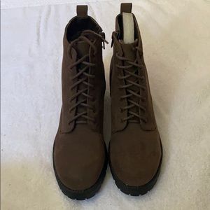 Soda chunky lace up bootie w/ side zipper